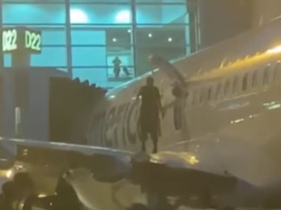 Aeromexico Passenger Opens Airline Emergency Door | Walked Out On A Wing