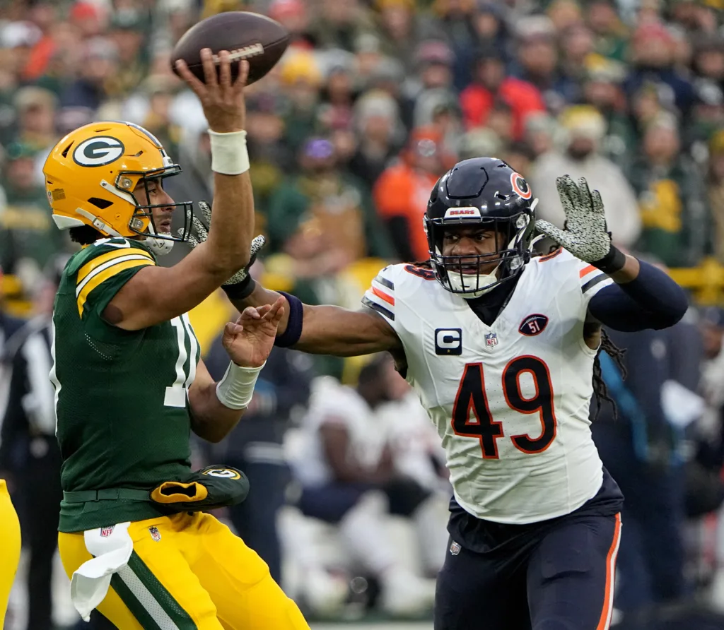 Green Bay Glitters: Packers Secure Playoff Spot in Commanding 17-9 Victory Over Bears